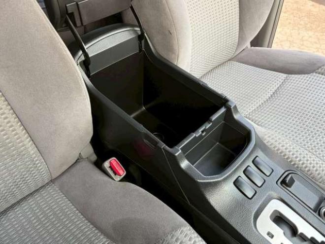 ハイラックスサーフ2.7 SSR-X リミテッド 4WD　TVナビ　パワステ　パワーウィンドウ　キーレスエントリー　LEDヘッドライト　フォグランプ　リフトアップ　アルミホイール　ルーフレール　寒冷地仕様　ABS　バックカメラ　盗難防止装置　エアコン 2700