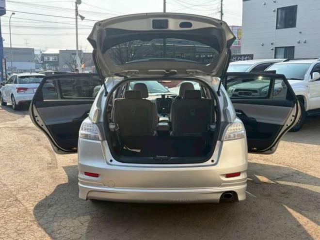 マークXジオ2.4 240G 4WD　6人乗り　3列シート　パワステ　パワーウィンドウ　純正ナビ　キーレスエントリー　ETC　バックカメラ　ABS　盗難防止装置　エアコン　電動シート　横滑り防止装置　アルミホイール 2400