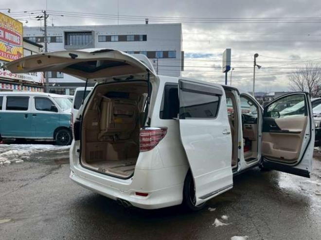 アルファード2.4 240X 4WD　モデリスタエアロ　車高調　ETC　後席モニター　両側電動スライドドア　社外エンジンスターター　パワステ　パワーウィンドウ　純正ナビ　純正アルミ　バックカメラ　キーレスエントリー　3列シート　ABS 2400