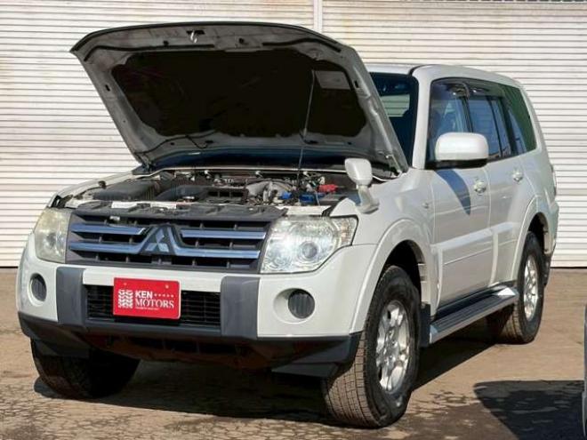 パジェロ3.0 ロング リミテッド エディション 4WD　ワンオーナー　社外ナビ　バックカメラ　純正アルミホイール　エアコン　エンジンスターター　ETC　記録簿　キーレスエントリー　パワステ　パワーウィンドウ　3列シート　エアコン　寒冷地仕様　盗難防止装置 3000