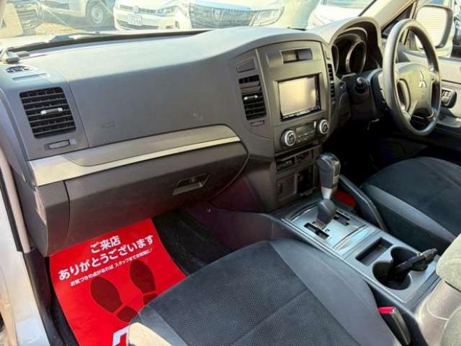 パジェロ3.0 ロング リミテッド エディション 4WD　ワンオーナー　社外ナビ　バックカメラ　純正アルミホイール　エアコン　エンジンスターター　ETC　記録簿　キーレスエントリー　パワステ　パワーウィンドウ　3列シート　エアコン　寒冷地仕様　盗難防止装置 3000