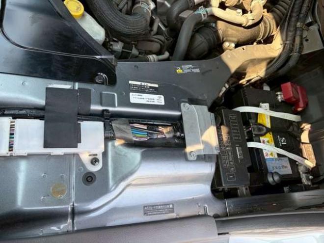 キャラバンNV350 2.5 プレミアムGX ロングボディ ディーゼルターボ 4WD　ヒッチメンバー　エンジンスターター　パワステ　パワーウィンドウ　純正ナビ　バックカメラ　ETC　社外アルミホイール　ABS　キーレスエントリー　ドライブレコーダー 2500