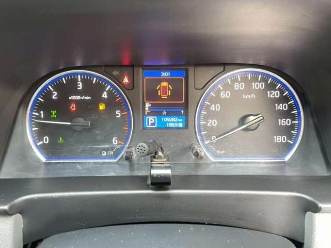 キャラバンNV350 2.5 プレミアムGX ロングボディ ディーゼルターボ 4WD　ベッドキット　スマートキー　キーレスエントリー　パワステ　パワーウィンドウ　ABS　ETC　エアコン　盗難防止装置　両側スライドドア 2500