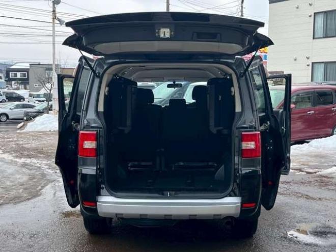 デリカD：5 2.4 G パワーパッケージ 4WD　ETC　アルパインBIGナビ　バックカメラ　両側電動スライドドア　パワステ　パワーウィンドウ　純正アルミ　クルーズコントロール　エアコン　キーレスエントリー　横滑り防止装置　盗難防止装置　3列シート 2400