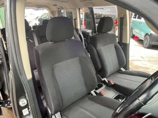 デリカD：5 2.4 G パワーパッケージ 4WD　ETC　アルパインBIGナビ　バックカメラ　両側電動スライドドア　パワステ　パワーウィンドウ　純正アルミ　クルーズコントロール　エアコン　キーレスエントリー　横滑り防止装置　盗難防止装置　3列シート 2400