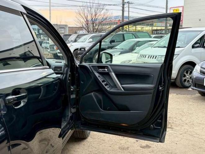 フォレスター2.0XT アイサイト 4WD　ターボ　パワステ　パワーウィンドウ　純正アルミ　ABS　キーレスエントリー　ETC　シートヒーター　社外エンジンスターター　パドルシフト　エアコン　電動シート　クルーズコントロール　盗難防止装置 2000