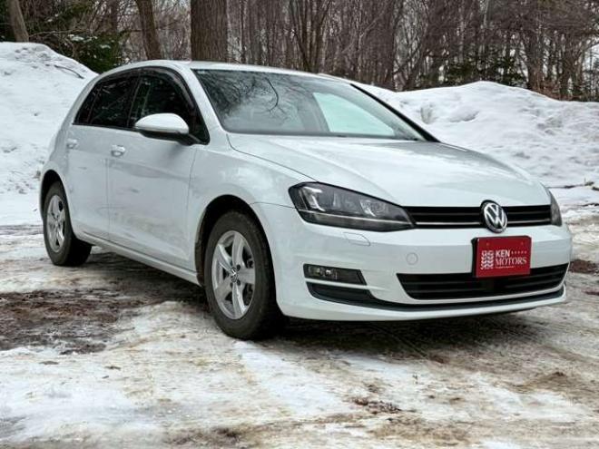 ゴルフTSI コンフォートライン　地デジナビ　バックカメラ　純正アルミホイール　パワステ　パワーウィンドウ　ABS　キーレスエントリー　ETC　クルーズコントロール　横滑り防止装置　エアコン　盗難防止装置　CD　アイドリングストップ 正規輸入車 2WD 1200