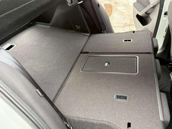 ゴルフTSI コンフォートライン　地デジナビ　バックカメラ　純正アルミホイール　パワステ　パワーウィンドウ　ABS　キーレスエントリー　ETC　クルーズコントロール　横滑り防止装置　エアコン　盗難防止装置　CD　アイドリングストップ 正規輸入車 2WD 1200