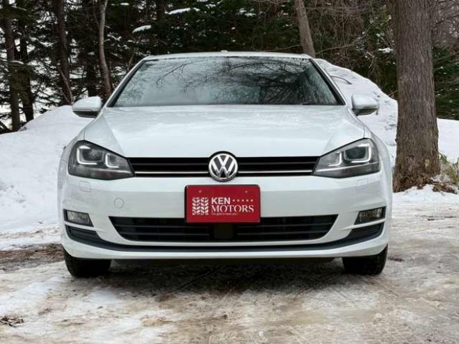 ゴルフTSI コンフォートライン　地デジナビ　バックカメラ　純正アルミホイール　パワステ　パワーウィンドウ　ABS　キーレスエントリー　ETC　クルーズコントロール　横滑り防止装置　エアコン　盗難防止装置　CD　アイドリングストップ 正規輸入車 2WD 1200