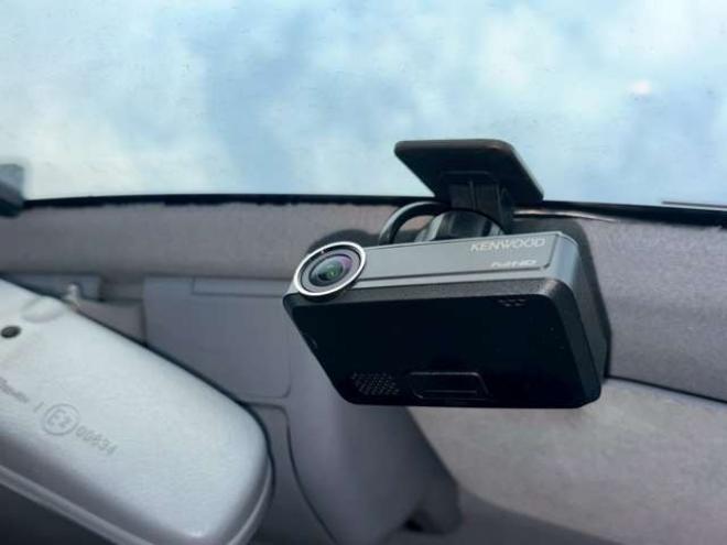 ハイラックスサーフ2.7 SSR-X Vセレクション 4WD　社外ナビ　バックカメラ　社外アルミホイール　エアコン　リフトアップ　パワステ　パワーウィンドウ　キーレスエントリー　ETC　ABS　ルーフレール 2700