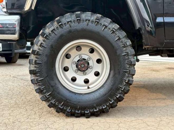 サファリ4.2 エクストラ標準ルーフグランロード ディーゼル 4WD　リフトアップ　パワステ　パワーウィンドウ　社外グリル　全塗装済　リアヒーター　デフロック　社外キーレス 4200