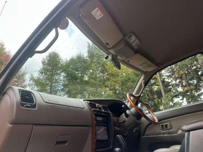 ハイラックスサーフ2.7 SSR-X プレミアムセレクション 4WD　リフトアップ　ETC　バックカメラ　社外ナビ　パワーウィンドウ　パワステ　ABS　全塗装済 2700