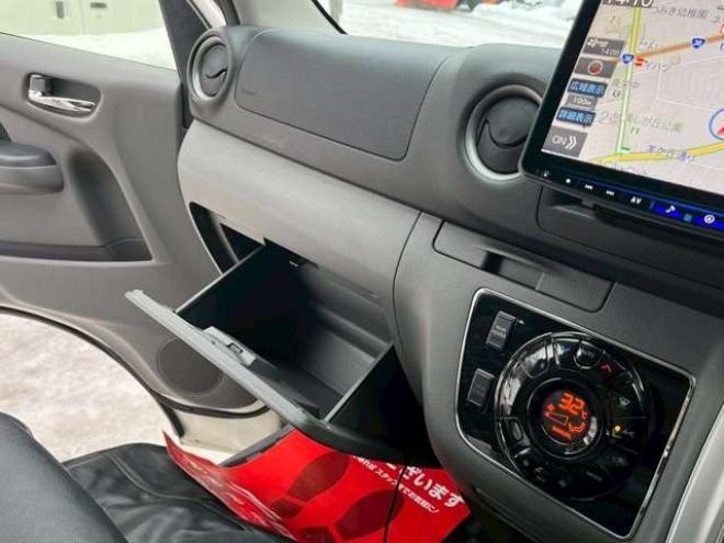 キャラバンNV350 2.5 プレミアムGX ロングボディ ディーゼルターボ 4WD　エンジンスターター　社外11インチナビ　バックカメラ　ETC　ワンオーナー　左側電動スライドドア　社外アルミ　パワーウィンドウ　パワステ　後席モニター　ABS　キーレスエントリー　衝突被害軽減ブレーキ 2500