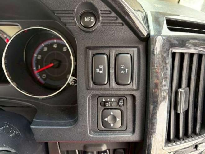 デリカD：5 2.4 G パワーパッケージ 4WD　リフトアップ　両側パワースライドドア　社外ナビ　バックカメラ　フロントカメラ　リアパワーゲート　後席モニター　パワステ　パワーウィンドウ　ABS　キーレスエントリー 2400