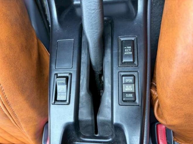 ハイラックスサーフ3.0 SSR-G ワイドボディ ディーゼルターボ 4WD　リフトアップ　全塗装済ベージュ　アルミホイール　メッキバンパー　サンルーフ　ETC　パワステ　パワーウィンドウ　ABS　キーレスエントリー　エアコン　寒冷地仕様 3000