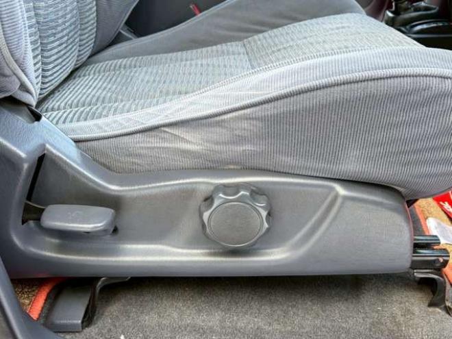 ハイラックスサーフ2.7 SSR-X 4WD　リフトアップ　全塗装済レッド　社外ナビ　ETC　パワステ　パワーウィンドウ　ABS　キーレスエントリー　ルーフレール　サンルーフ 2700