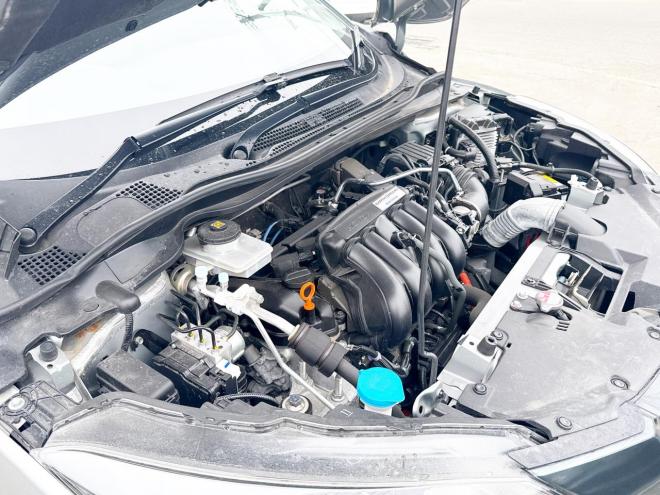 ヴェゼルハイブリッド1.5ハイブリッドX 4WD　ローンが不安な方＜優遇ローン＞　あんしんパッケージ　寒冷地仕様　社外ナビ 4WD 1500 5Dr