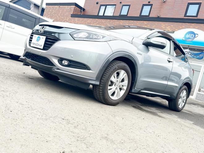 ヴェゼルハイブリッド1.5ハイブリッドX 4WD　ローンが不安な方＜優遇ローン＞　あんしんパッケージ　寒冷地仕様　社外ナビ 4WD 1500 5Dr