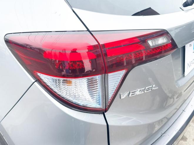 ヴェゼルハイブリッド1.5ハイブリッドX 4WD　ローンが不安な方＜優遇ローン＞　あんしんパッケージ　寒冷地仕様　社外ナビ 4WD 1500 5Dr