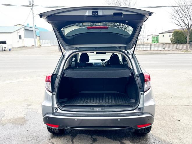 ヴェゼルハイブリッド1.5ハイブリッドX 4WD　ローンが不安な方＜優遇ローン＞　あんしんパッケージ　寒冷地仕様　社外ナビ 4WD 1500 5Dr