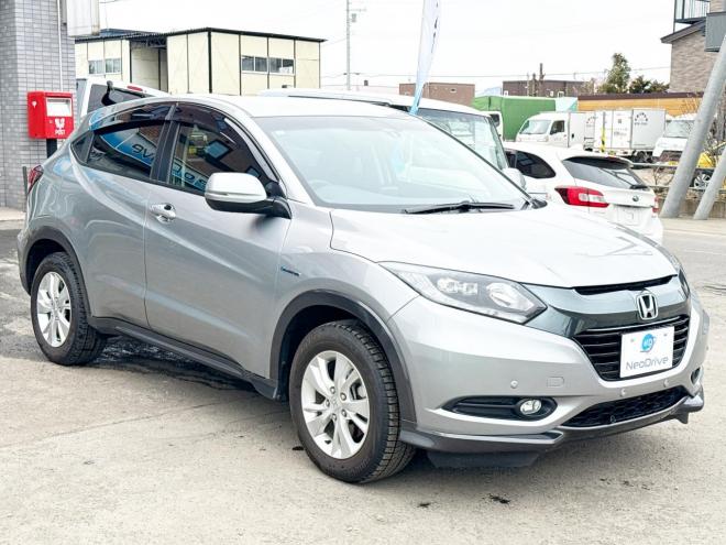 ヴェゼルハイブリッド1.5ハイブリッドX 4WD　ローンが不安な方＜優遇ローン＞　あんしんパッケージ　寒冷地仕様　社外ナビ 4WD 1500 5Dr