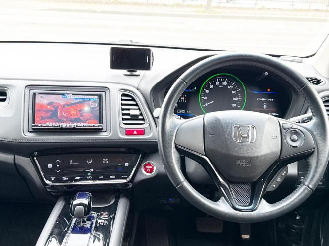 ヴェゼルハイブリッド1.5ハイブリッドX 4WD　ローンが不安な方＜優遇ローン＞　あんしんパッケージ　寒冷地仕様　社外ナビ 4WD 1500 5Dr
