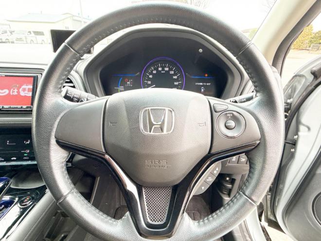 ヴェゼルハイブリッド1.5ハイブリッドX 4WD　ローンが不安な方＜優遇ローン＞　あんしんパッケージ　寒冷地仕様　社外ナビ 4WD 1500 5Dr