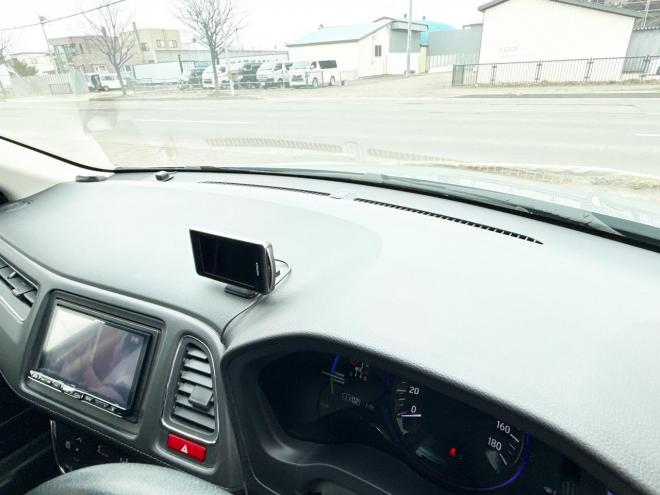 ヴェゼルハイブリッド1.5ハイブリッドX 4WD　ローンが不安な方＜優遇ローン＞　あんしんパッケージ　寒冷地仕様　社外ナビ 4WD 1500 5Dr