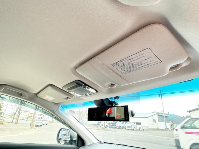 ヴェゼルハイブリッド1.5ハイブリッドX 4WD　ローンが不安な方＜優遇ローン＞　あんしんパッケージ　寒冷地仕様　社外ナビ 4WD 1500 5Dr