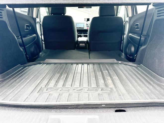 ヴェゼルハイブリッド1.5ハイブリッドX 4WD　ローンが不安な方＜優遇ローン＞　あんしんパッケージ　寒冷地仕様　社外ナビ 4WD 1500 5Dr