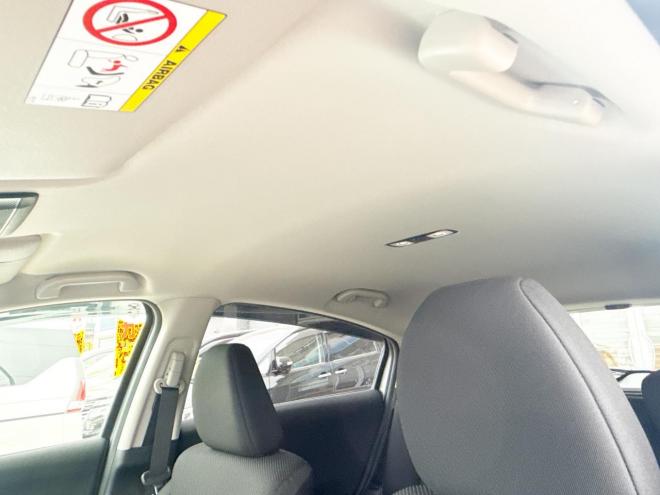 ヴェゼルハイブリッド1.5ハイブリッドX 4WD　ローンが不安な方＜優遇ローン＞　あんしんパッケージ　寒冷地仕様　社外ナビ 4WD 1500 5Dr