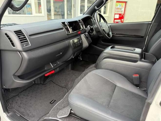 ハイエースバン2.8 スーパーGL ダークプライムII ロングボディ ディーゼルターボ 4WD　寒冷地仕様 ワンオーナー パノラミックビューモニター デジタルインナーミラー 415COBRA CL-3フロントリップ CL-2サイドステップ　CL-ステップリアバンパー　ステージ2　バッドラッカー18インチアルミ　トーヨーH30 2800