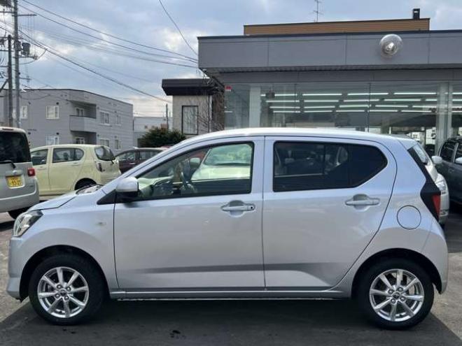 ピクシスエポックG SAIII 4WD　スマートキー　プッシュスタート　スマートアシスト3 前席シートヒーター　オートエアコン　オートハイビーム　コーナーセンサー　アイドリングストップ　横滑り防止　衝突軽減 660