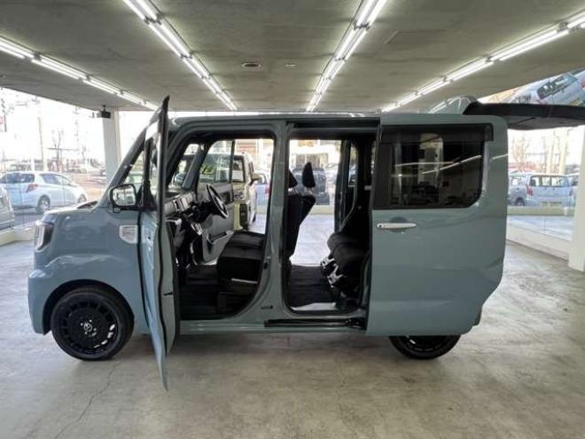 ピクシスメガL SAIII 4WD　スマートキー　プッシュスタート　純正ナビ　フルセグTV Bluetooth バックカメラ　両側パワースライドドア　LEDヘッド/フォグ　シートヒーター　衝突被害軽減　アイドリングストップ　新品15インチアルミタイヤ 660