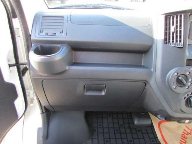 タウンエースバン1.5 GL 4WD　登録済未使用車/スマートアシスト/LEDヘッドライト/ベッドキット/MAD CROSS14インチホイール+ジオランダーX-AT/キーレス/アイドリングストップ 登録済未使用車 1500