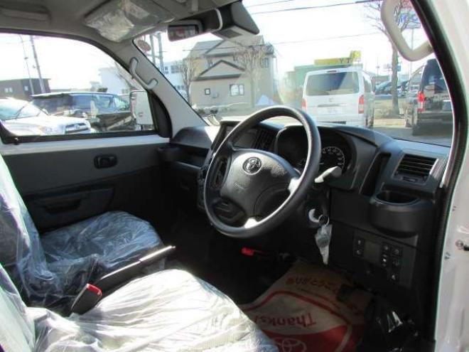 タウンエースバン1.5 GL 4WD　登録済未使用車/スマートアシスト/LEDヘッドライト/ベッドキット/MAD CROSS14インチホイール+ジオランダーX-AT/キーレス/アイドリングストップ 登録済未使用車 1500