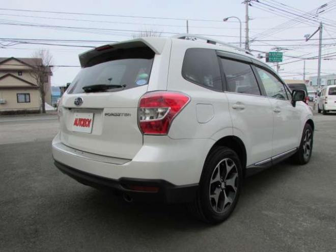 フォレスター2.0 S リミテッド 4WD　アイサイト/アイドリングストップ/シートヒーター/社外ナビ/フルセグ/バックカメラ/フリップダウンモニター/ETC/レーダークルーズコントロール 2000