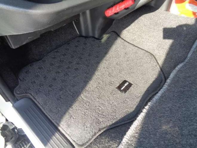 レジアスエース2.8 スーパーGL ダークプライムII ロングボディ ディーゼルターボ 4WD　ワンオーナー　TRDフロントスポイラー　TRD　TF7Aアルミホイール　両側パワースライドドア　リアヒーター　純正ナビ　フルセグ　Bluetooth　レーダーブレーキ　荷室ダウンライト　車線逸脱警報 2800