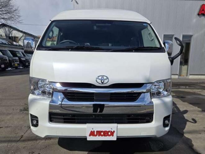 ハイエース2.7 グランドキャビン 4WD　寒冷地　10人乗り　スーパーロング　ワイドボディ　ハイルーフ　プッシュスタート　スマキー　パワスラ　リアヒーター&クーラー　ステアリングスイッチ　車線逸脱防止　衝突被害軽減　横滑り防止　電動格納ミラー 2700