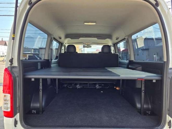 ハイエースバン2.7 スーパーGL ダークプライム ワイド ミドルルーフ ロングボディ 4WD　寒冷地仕様　パワスラ　リアヒーター&クーラー　プッシュスタート　スマートキー　ウッドコンビステアリング&シフトノブ　ハーフレザーシート　ドラレコ　バックカメラ　ETC　メモリナビ　フルセグTV　Bluetooth 2700