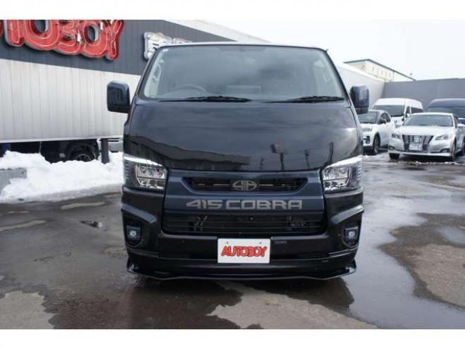 レジアスエース2.8 スーパーGL ダークプライム ロングボディ ディーゼルターボ 4WD　415COBRAオフィシャルコンプリート　ファントムヘッドライトシステム&新作HP-6　18インチホイール&フェイスリフトキット&フルエアロ&フローティングリップ&ローフォルムフェンダー　玄武2インチダウンブロック 2800