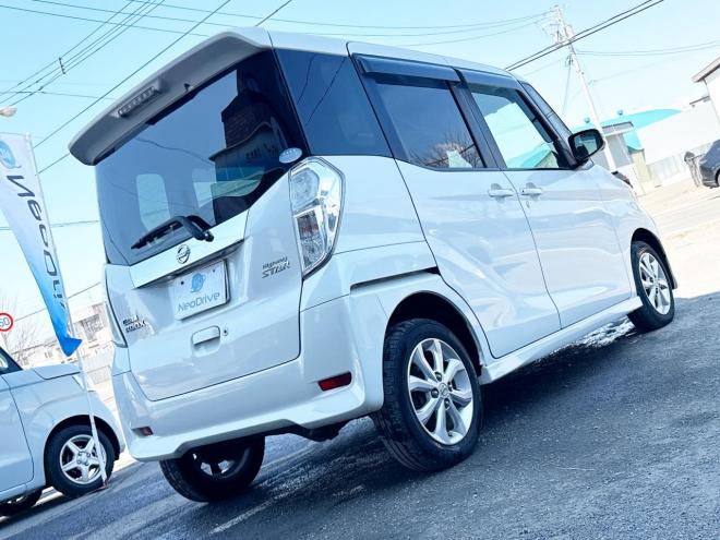 デイズルークス660ハイウェイスターXターボ 4WD　ローンが不安な方＜優遇ローン＞　寒冷地仕様　ワンオーナー　純正ナビTV 4WD 660 5Dr