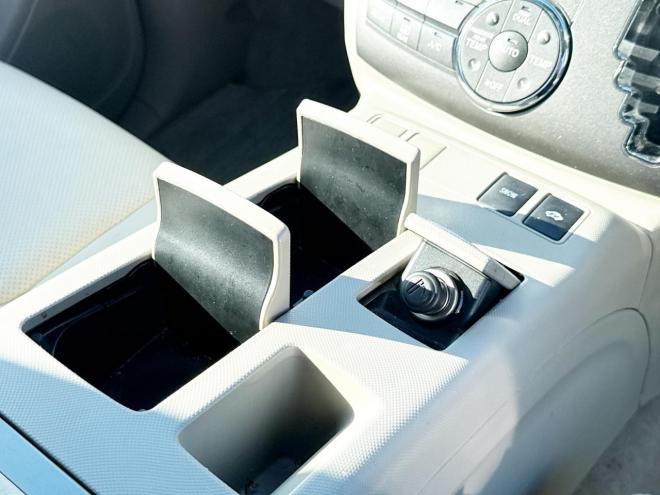 エスティマハイブリッドハイブリッド2.4X 4WD　ローンが不安な方＜優遇ローン＞　本州仕入　寒冷地仕様 フルエアロ　社外ナビ 4WD 2400 5Dr