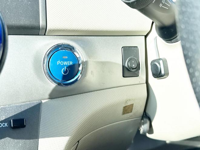 エスティマハイブリッドハイブリッド2.4X 4WD　ローンが不安な方＜優遇ローン＞　本州仕入　寒冷地仕様 フルエアロ　社外ナビ 4WD 2400 5Dr