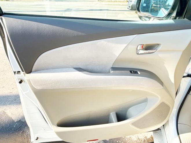 エスティマハイブリッドハイブリッド2.4X 4WD　ローンが不安な方＜優遇ローン＞　本州仕入　寒冷地仕様 フルエアロ　社外ナビ 4WD 2400 5Dr