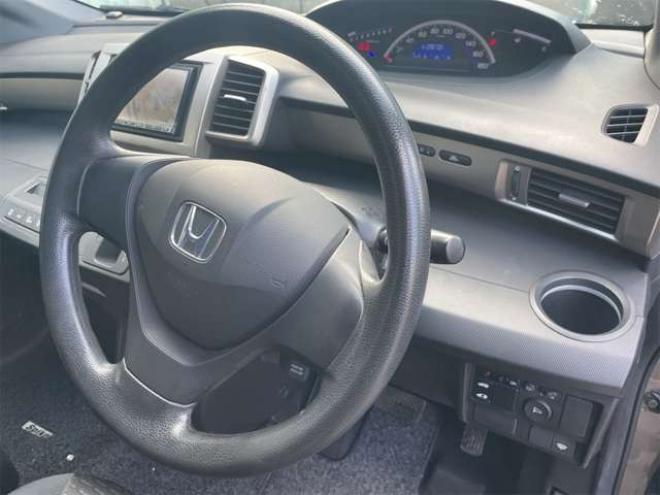 フリードスパイク1.5 G ジャストセレクション 4WD　新在　庫　限定　プ　ライス 4日5日マデ限定 1500