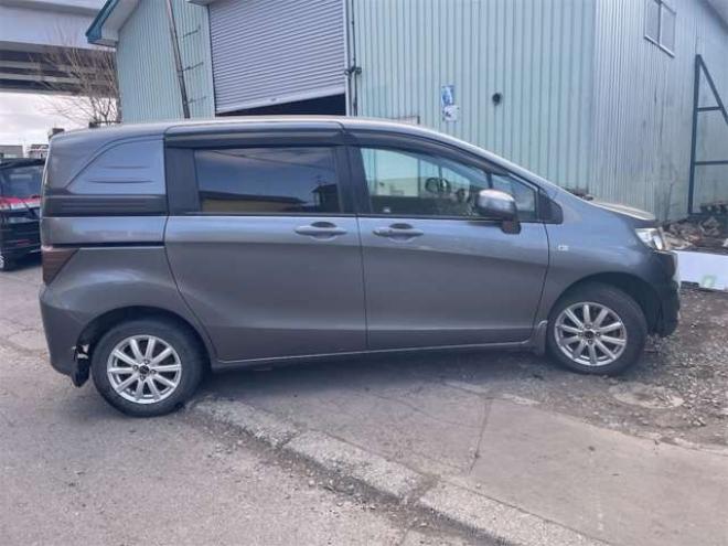 フリードスパイク1.5 G ジャストセレクション 4WD　新在　庫　限定　プ　ライス 4日5日マデ限定 1500