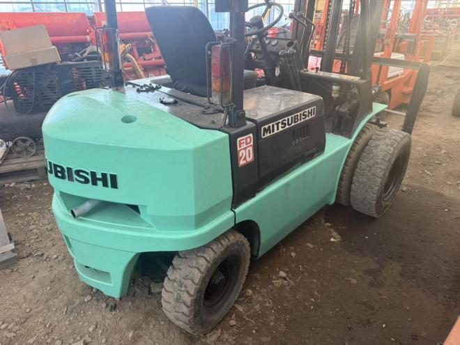 フォークリフト全塗装済！三菱 FD20 2トンディーゼル ダブルタイヤ