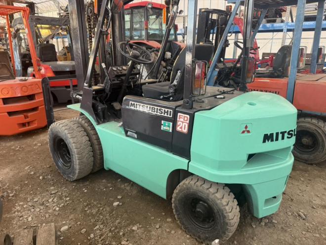 フォークリフト全塗装済！三菱 FD20 2トンディーゼル ダブルタイヤ
