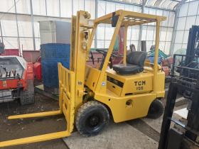 フォークリフト　全塗装済！TCM FD15Z3 1.5トンフォークリフト 